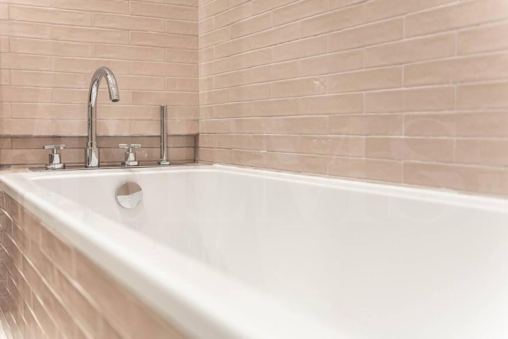מאלגה Contemporary Loft In The Historic City Center By Rems מראה חיצוני תמונה