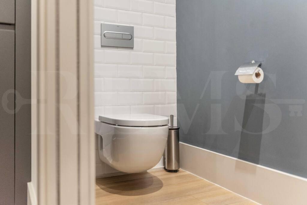 מאלגה Contemporary Loft In The Historic City Center By Rems מראה חיצוני תמונה