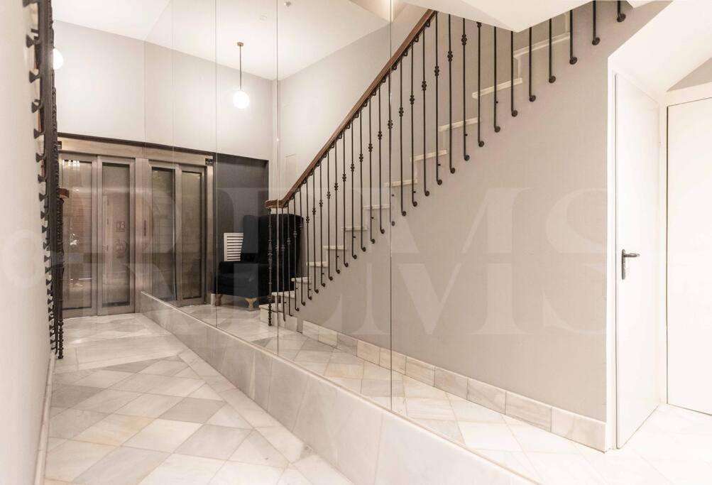 מאלגה Contemporary Loft In The Historic City Center By Rems מראה חיצוני תמונה